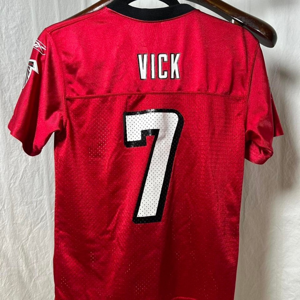 Red and black Atlanta Falcons Vick‎ jersey #NFL #Falcons Youth 10-12 - Picture 2 of 4
